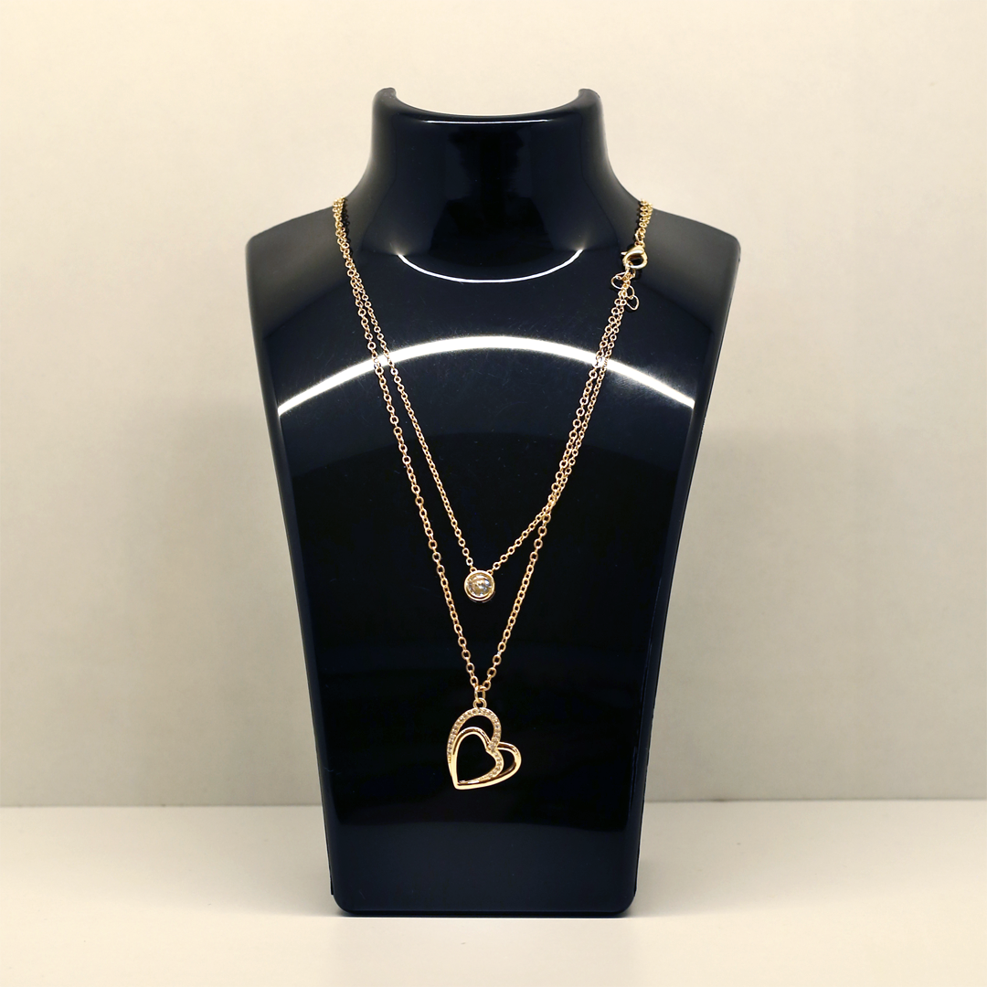 bust-showcase-jewelry-display-necklace-pendant-jewelry-lifestyle-fashion-accessories-mockup